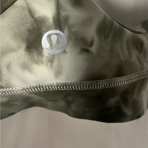 Lululemon Flow Y Bra Top Size 4 Camo Colour - Picture 4 of 5